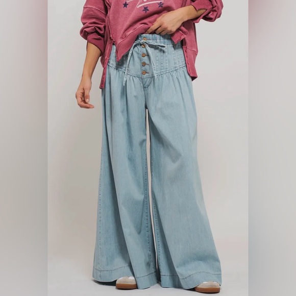 NWT Urban Daizy Pleated Wide-Leg Button Closure Jeans Light Wash Drawstring - Picture 9 of 9